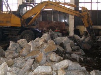 Услуги демонтажа фундаментов гидромолотом. Вывоз мусора►Услуги самосвалов и экскаватора с гидромолотом. +7 (966) 190-55-66 Демонтаж промышленных фундаментов | Электросталь, Ногинск