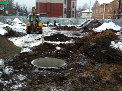 Монтаж колодезных колец.