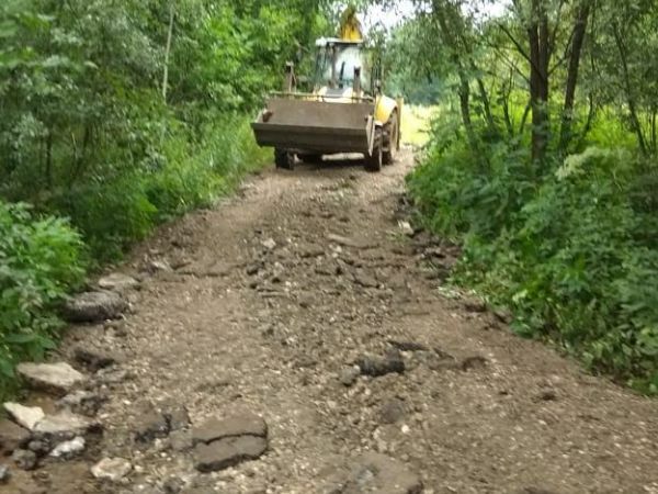 Отсыпать дорогу.