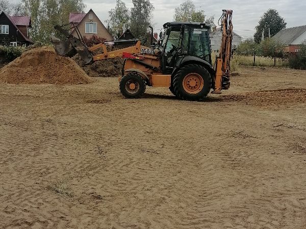 Снять растительный слой. Растащить землю по участку. 