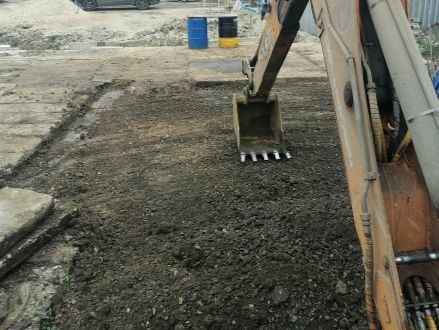 Подготовить основание щебнем. 